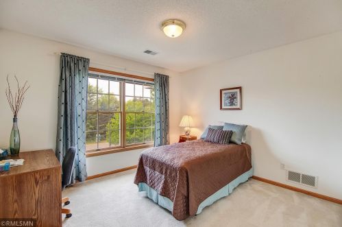 10098 Bridgewater Pkwy, Saint Paul MN  55129-8576 exterior