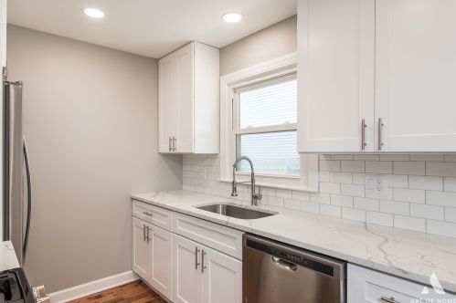 5801 Holmes Ave, Willowbrook IL  60514-1723 exterior