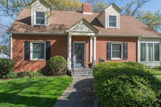 2512 Berkley Pl, Greensboro, NC 27403-1604