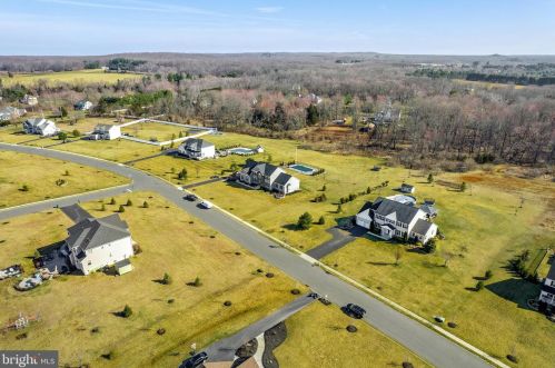 10 Rolling Meadows Ct, Upper Freehold Township, NJ 08514-1700