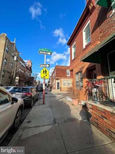 1729 9th St, Philadelphia, PA 19122-0028