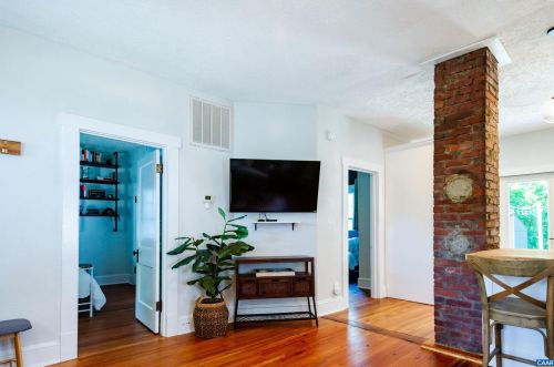1112 Montrose Ave, Charlottesville VA  22902-6236 exterior