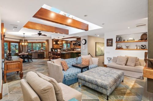 2542 5th St, Encinitas, CA 92024-6409