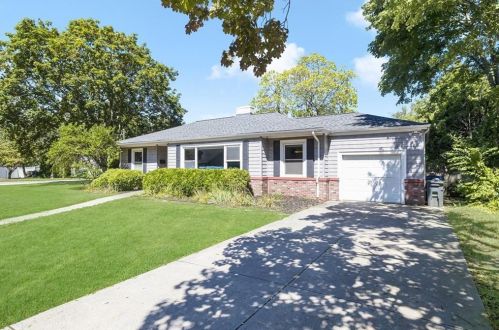 168 Overfield Rd, Warwick, RI 02818-3047