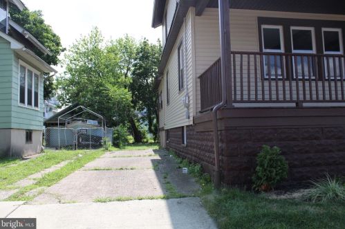 26 Crescent Blvd, Camden NJ  08108-1042 exterior