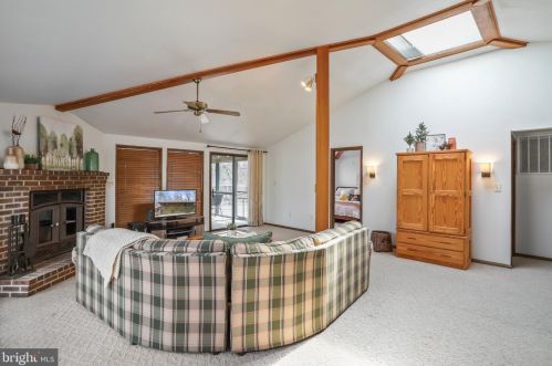 208 Pathfinder Ln, Hedgesville WV  25427-6160 exterior