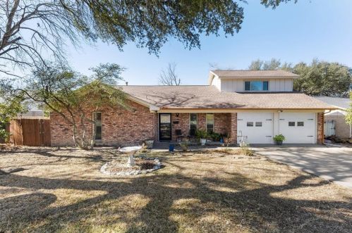 2908 Conejos Dr, Fort Worth, TX 76116-3307