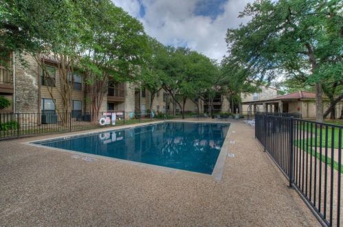 8600 Fathom Cir, Austin TX  78750-3037 exterior