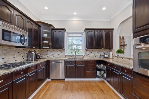 2464 Brookhaven Hts Ct, Atlanta GA  30319-5243 exterior