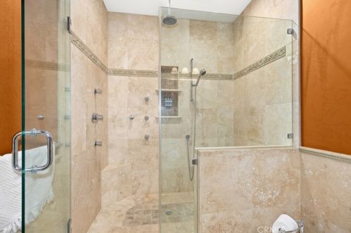 1468 Hillside Dr, Glendale CA  91208-2417 exterior