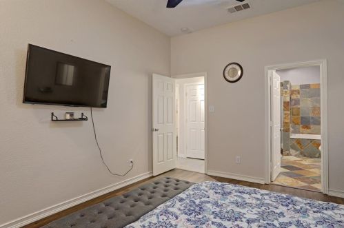 3141 Riverside Dr, Carrollton TX 75007-3732 exterior