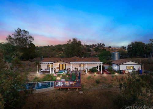 25048 Agrarian Rd, Ramona, CA 92065-6344