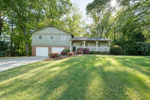 93 Stone Mill Ln, Marietta, GA 30064-2624