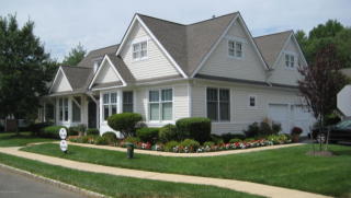 49 Thornbrooke Dr, Red Bank, NJ 07702