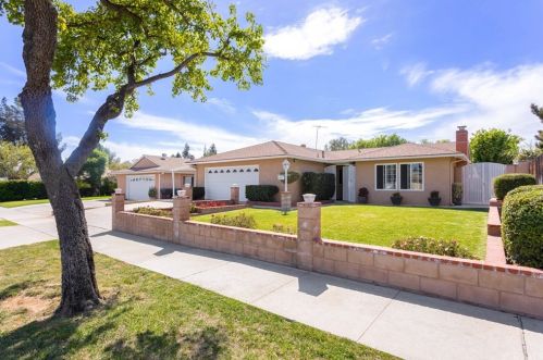 6605 Dorinda Dr, Riverside CA  92503-1110 exterior