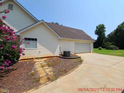 136 Leguin Forest Dr, Locust Grove, GA 30248-6602