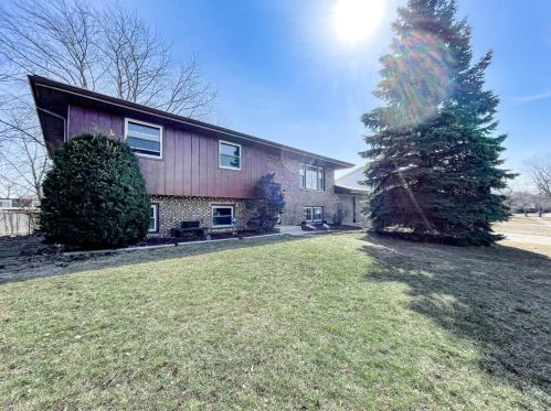 7631 Wright St, Gary, IN 46410-4224