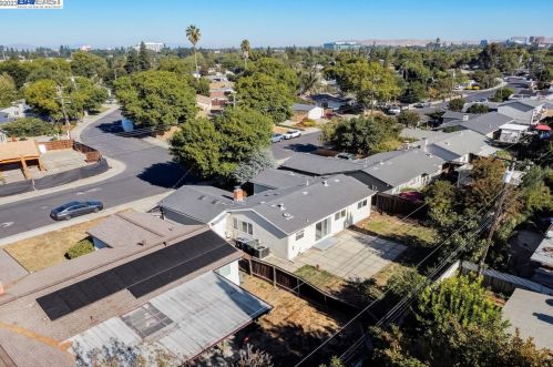 1416 Sunshine Dr, Concord CA  94520-4069 exterior