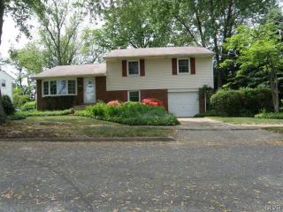 1465 Locksley Dr, Bethlehem, PA 18018-1524
