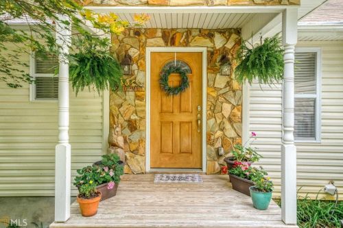1521 White Oak Dr, White Plains, GA 30678-2873