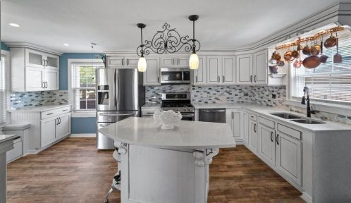 107 Center St, Bensenville, IL 60106-2105