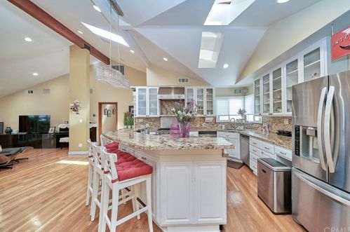 3004 Altura Ave, Glendale CA 91214-3602 exterior