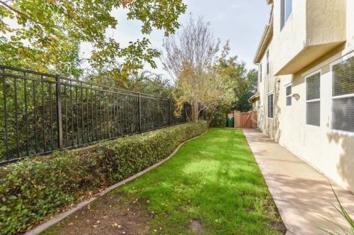 2 Heather, Irvine CA  92620-2219 exterior