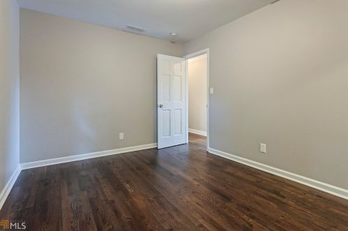 810 Mabry Rd, Atlanta GA  30328-2662 exterior