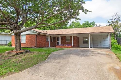 4920 Cockrell Ave, Fort Worth TX  76133-1702 exterior