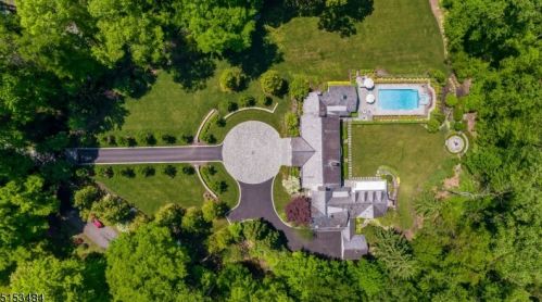 21 Kennedy Ln, Morristown, NJ 07960-6886