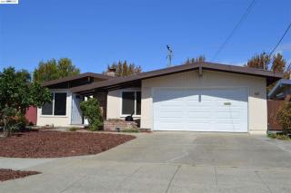 921 Poinciana St, Hayward, CA 94545-2115