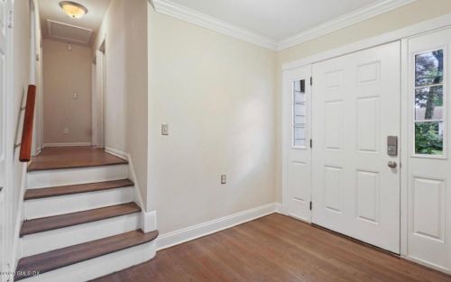 21 Mallard Dr, Greenwich CT  06830-6707 exterior