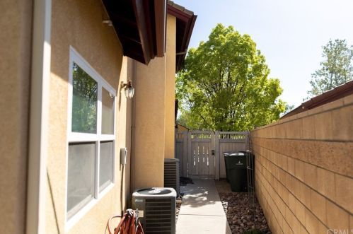 9127 Middlefield Dr, Riverside CA  92508-6261 exterior