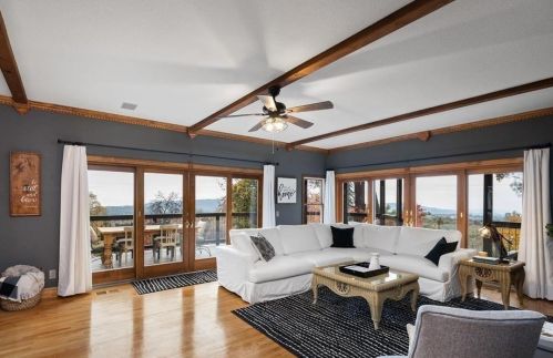 10385 Lone Star Rd, Auburn, CA 95602-9208