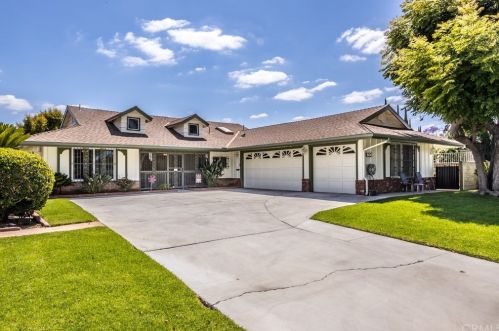 406 Redrock St, Anaheim, CA 92807-2833