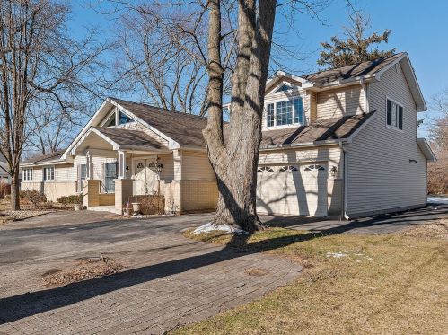 722 67th Pl, Willowbrook, IL 60527-5307