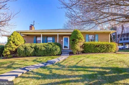 2 Caroline Dr, Middletown, MD 21769-7839