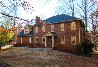 207 Millspring Dr, Forest, VA 24551-2328