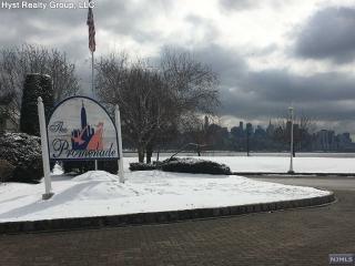 352 The Promenade, Edgewater NJ  07020-2117 exterior