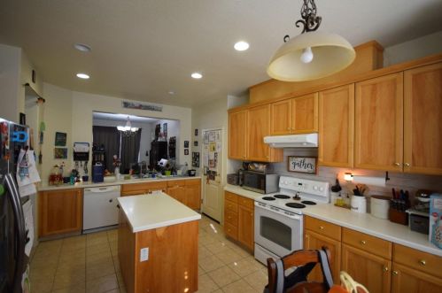 1383 Carlsbad Dr, Merced, CA 95348-8431