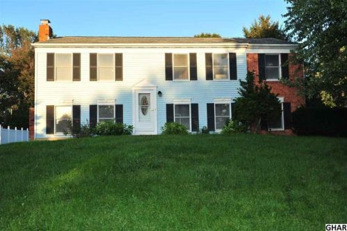 2487 Creek View Dr, Lancaster, PA 17602-1450