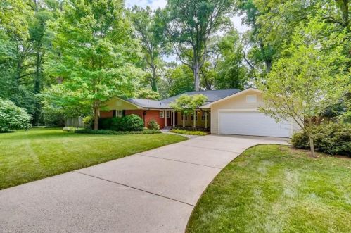 25 Pioneer Trl, Marietta, GA 30068-3461