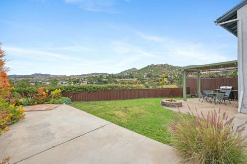 8373 Ora Belle Ln, El Cajon, CA 92021-1881