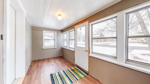 1118 6th St, Dumfries, MN 55981-1023