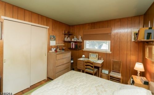 4 Lawrence Dr, Hackettstown NJ  07840-2510 exterior