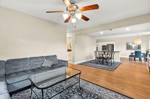 6609 Cruz St, Austin TX  78741-3519 exterior