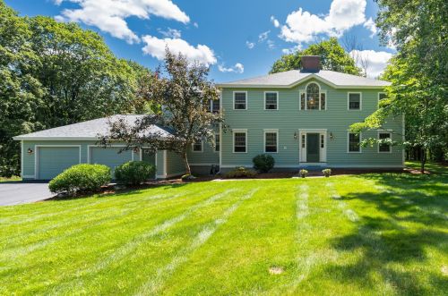 21 Chestnut Hill Rd, Amherst, NH 03031-1521
