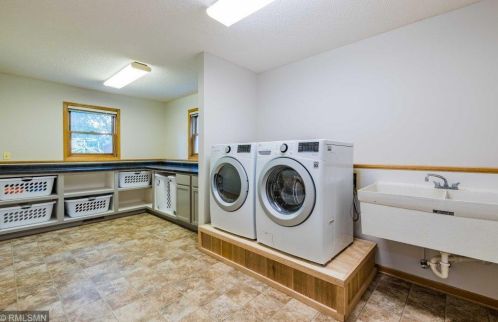 2224 Ariel St, Saint Paul MN  55109-2852 exterior