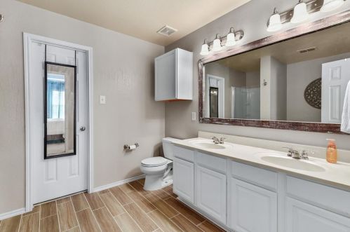 5704 Navigation Ct, Fort Worth TX  76179-5279 exterior