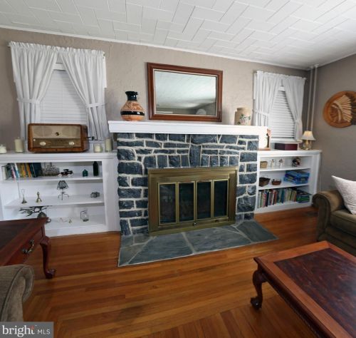 25 Roosevelt Blvd, Lancaster PA  17601-4039 exterior